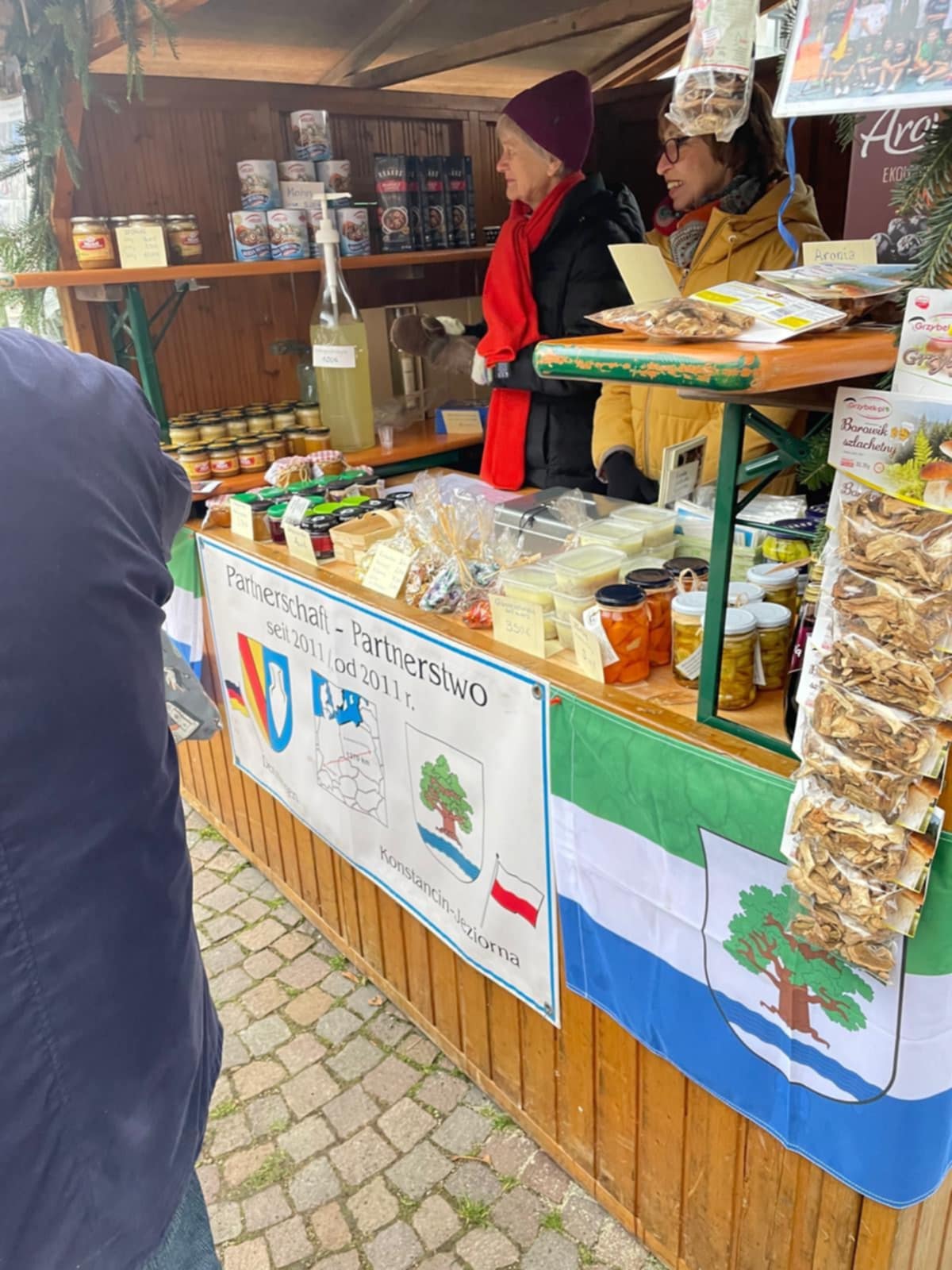 Zdjęcia prezentujące jarmark świąteczny w Denzlingen