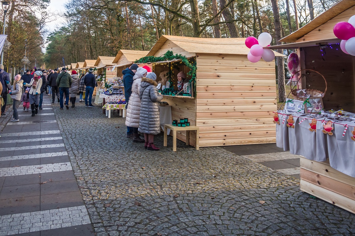 Zdjęcia z jarmarku świątecznego w Konstancinie-Jeziornie.