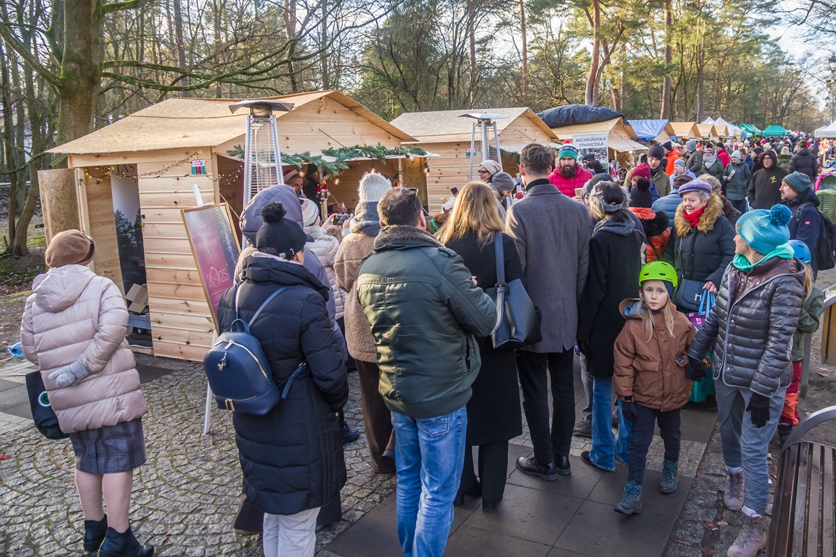Zdjęcia z jarmarku świątecznego w Konstancinie-Jeziornie.
