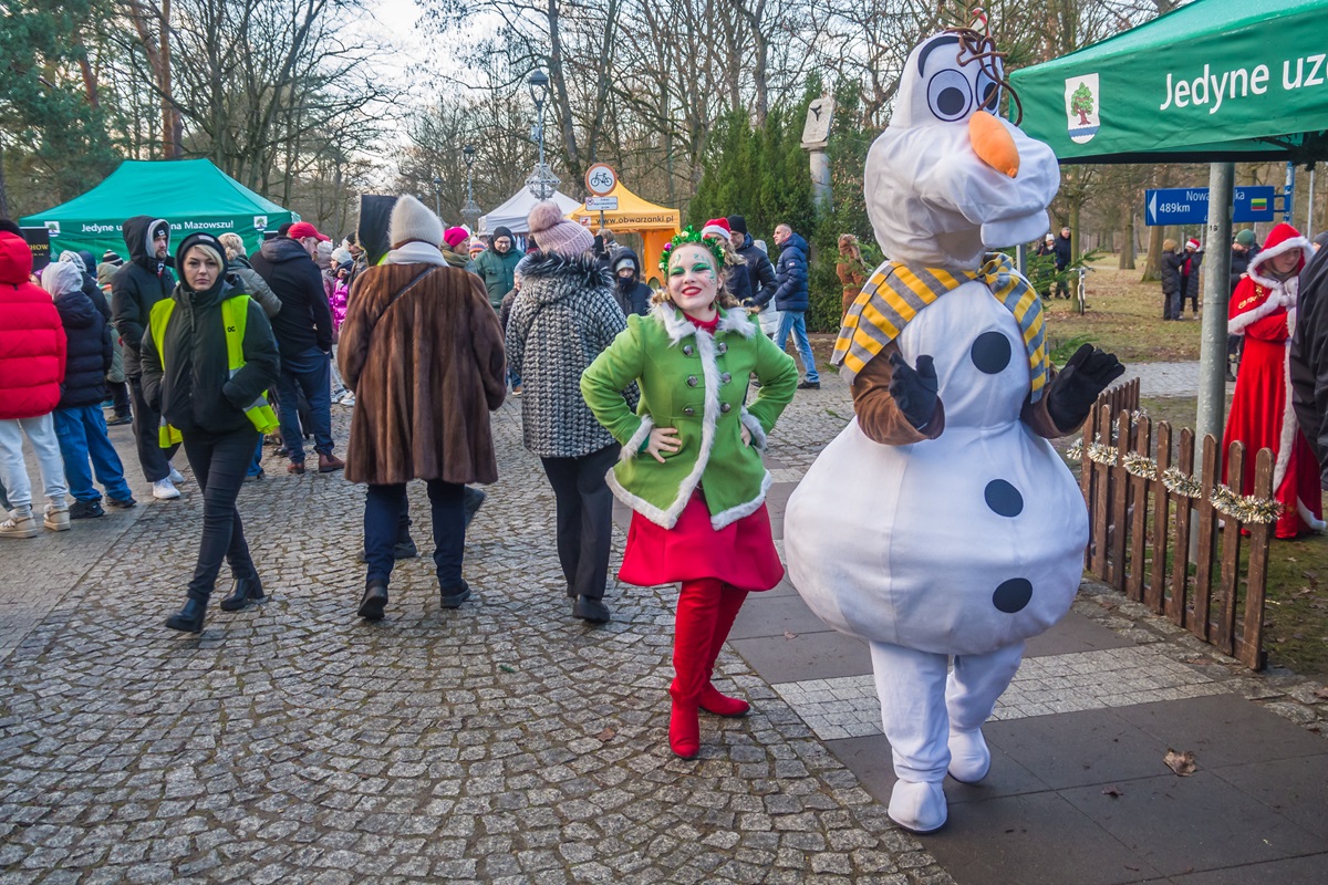 Zdjęcia z jarmarku świątecznego w Konstancinie-Jeziornie.
