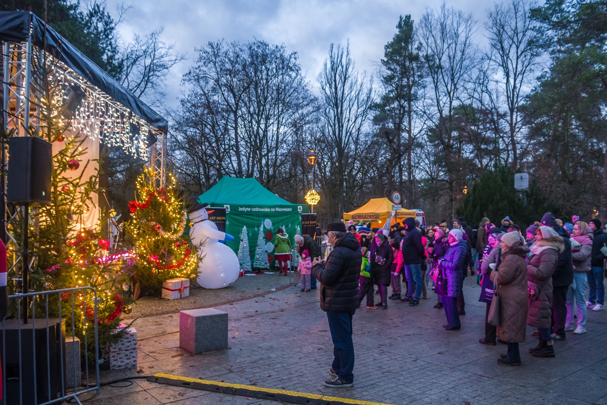 Zdjęcia z jarmarku świątecznego w Konstancinie-Jeziornie.