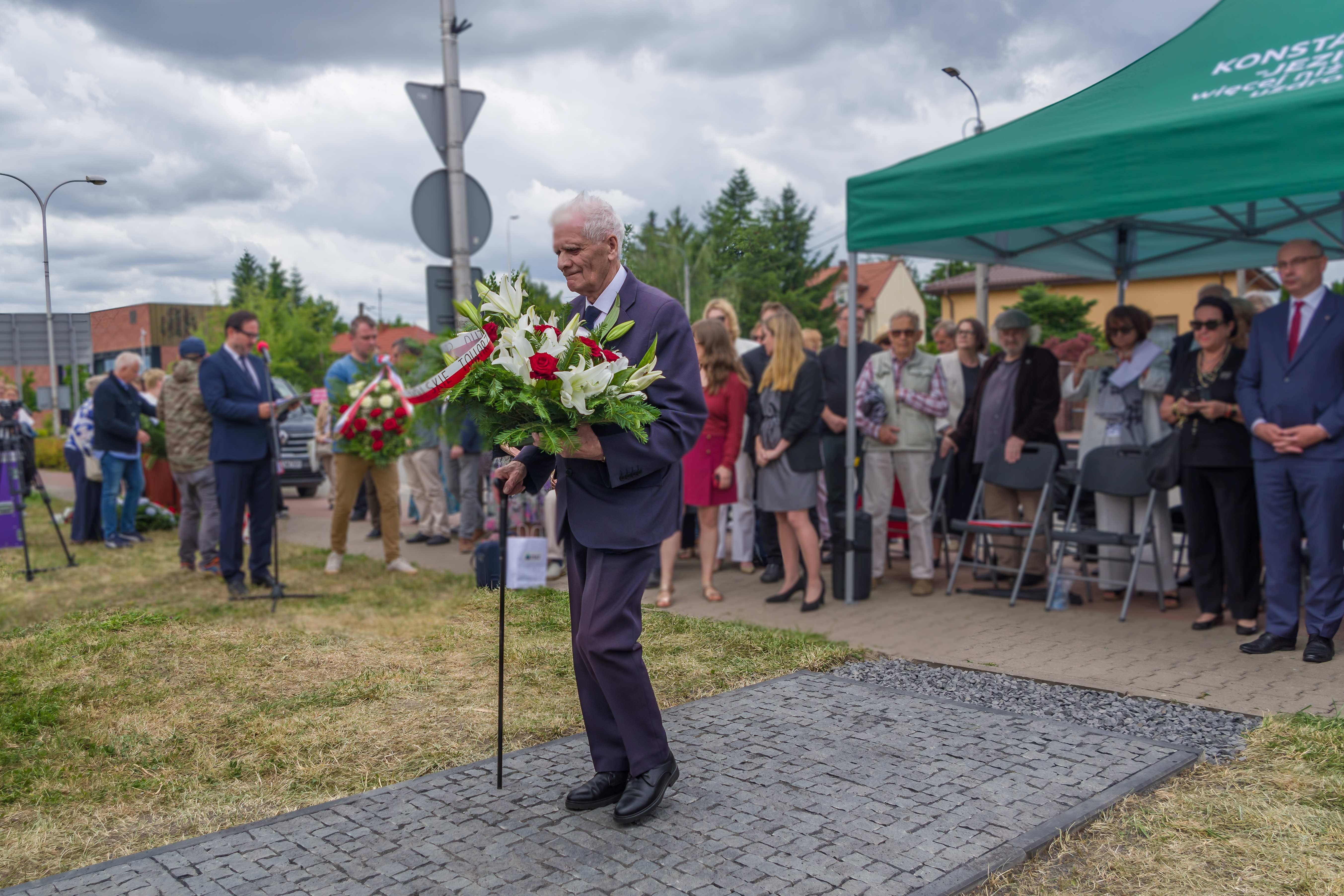 Uroczyste odsłonięcie Macewy Pamięci