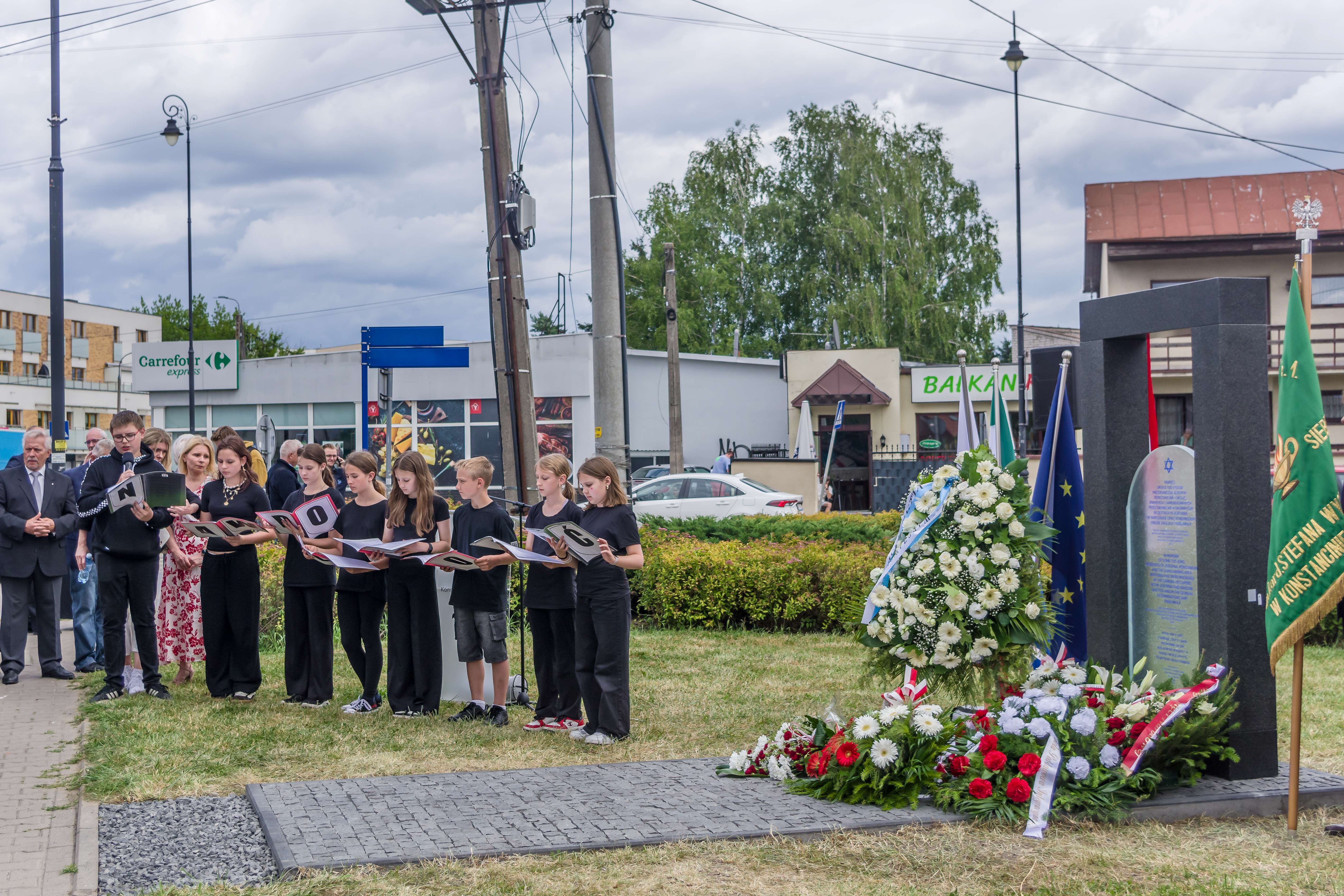 Uroczyste odsłonięcie Macewy Pamięci