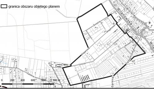 Fragment mapy Słomczyna zachodniego i terenów przyległych. Czarną linią, o nieregularnym kształcie, zaznaczono granice obszaru objętego projektem miejscowego planu zagospodarowania przestrzennego.