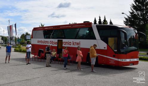 Mobilny ambulans Regionalnego Centrum Krwiodawstwa i Krwiolecznictwa.