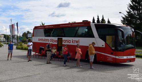 Mobilny ambulans Regionalnego Centrum Krwiodawstwa i Krwiolecznictwa.