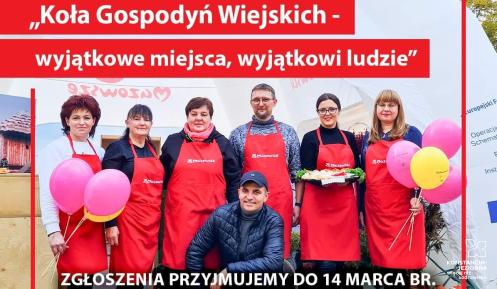 Pięć kobiet i dwóch mężczyzn pozuje do zdjęcia. Są ubrani w czerwone fartuchy. Na zdjęciu jest napis: Koła Gospodyń Wiejskich – wyjątkowe miejsca, wyjątkowi ludzie.