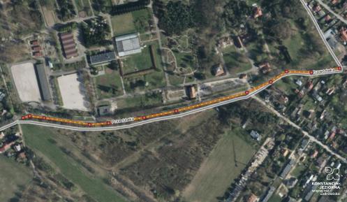 Mapa z lotu ptaka z zaznaczoną drogą, która będzie remontowana