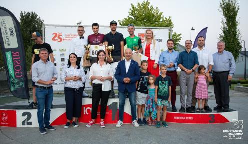 Grupowe zdjęcie z wyścigu Baranek