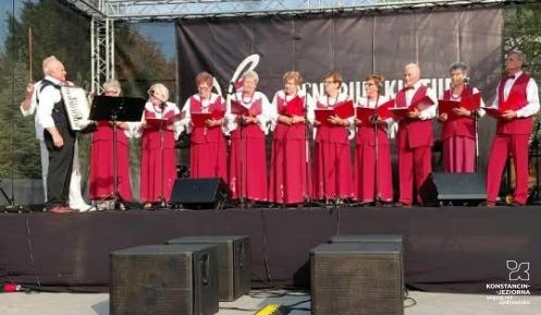 Chór Koła Seniorów w Kawęczynku
