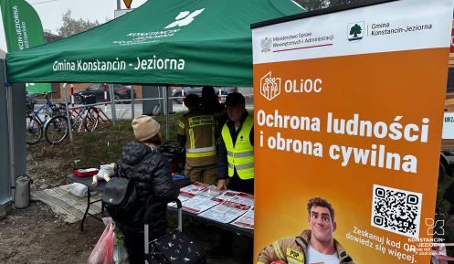Zdjęcie przedstawia mieszkańców uczestniczących w Krajowym Treningu Rodzinnym.