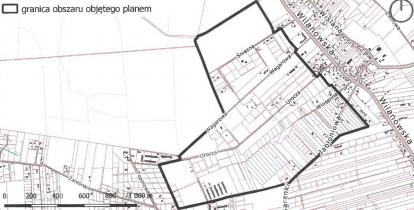 Fragment mapy miejscowości Słomczyn. Czarną grubą linią, w kształcie wieloboku, zaznaczono granice obszaru objętego miejscowym planem zagospodarowania przestrzennego.