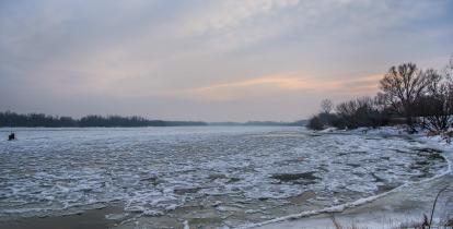 Lód na rzece Wiśle.
