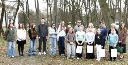 Zdjęcie grupy  dzieci