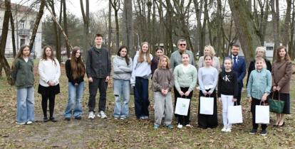 Zdjęcie grupy  dzieci