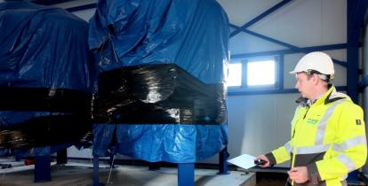 Na wizualizacji przedstawiono projekt nowego budynku stacji uzdatniania wody „SUW Nowe Wierzbno” w Konstancinie-Jeziornie. 