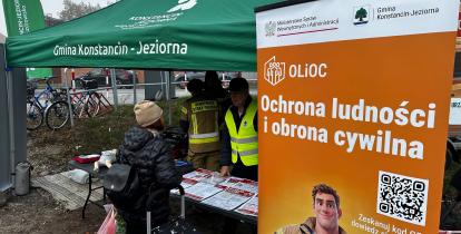 Zdjęcie przedstawia mieszkańców uczestniczących w Krajowym Treningu Rodzinnym.