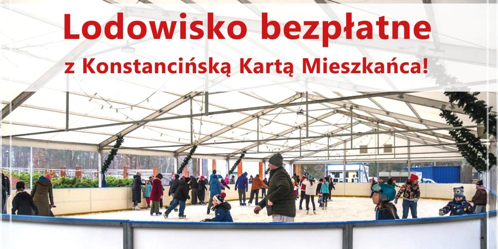 Zadaszone lodowisko w Parku Zdrojowym, na którym liczne osoby, w tym dzieci i dorośli, jeżdżą na łyżwach w zimowej, rekreacyjnej atmosferze.