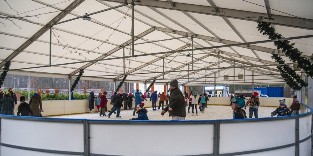 lodowisko w parku zdrojowym