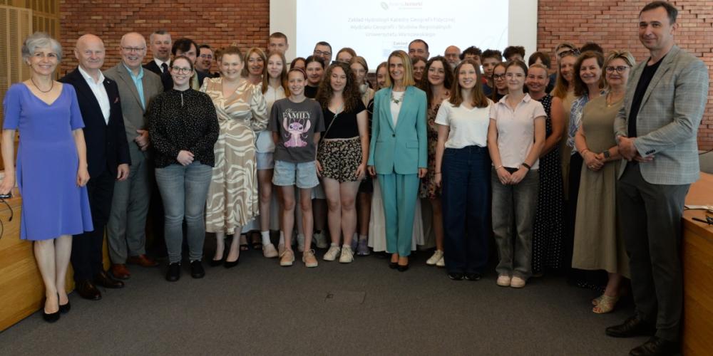 Zdjęcie grupowe uczestników spotkania