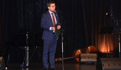 Nagrody dla dyrektorów i nauczycieli z okazji Dnia Edukacji Narodowej