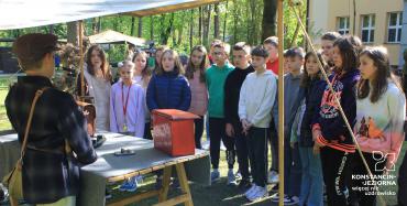 Piknik historyczny w Szkole Podstawowej nr 2 w Konstancinie-Jeziornie