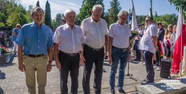 Delegacje składają kwiaty z okazji 85. rocznicy drugiej wojny światowej