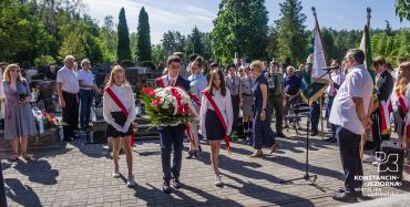 Delegacje składają kwiaty z okazji 85. rocznicy drugiej wojny światowej