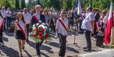 Delegacje składają kwiaty z okazji 85. rocznicy drugiej wojny światowej