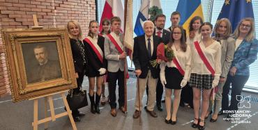 Zdjęcia z uroczystość poświęconej Wacławowi Gąsiorowskiemu.