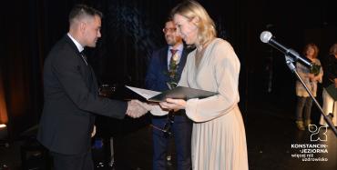 Nagrody dla dyrektorów i nauczycieli z okazji Dnia Edukacji Narodowej