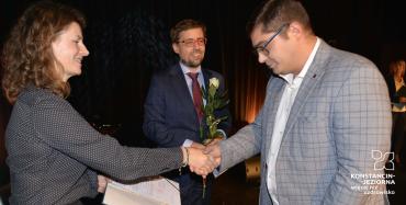 Nagrody dla dyrektorów i nauczycieli z okazji Dnia Edukacji Narodowej