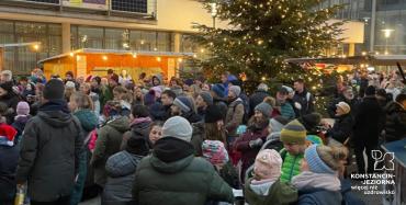 Zdjęcia prezentujące jarmark świąteczny w Denzlingen