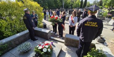  Kwiaty i znicze w 80. rocznicę zakończenia II wojny światowej