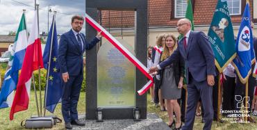 Uroczyste odsłonięcie Macewy Pamięci