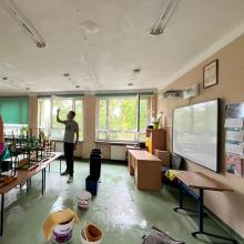 Sala lekcyjna zalana przez wodę