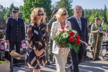 Delegacje składają kwiaty z okazji 85. rocznicy drugiej wojny światowej