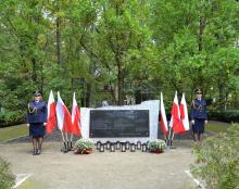 Pomnik „Katyń – ocalić od zapomnienia”, znajdujący się w pasażu im. Henryka Sienkiewicza.