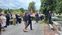 87. rocznica wybuchu drugiej wojny światowej - reprezentacja władz samorządowych składa kwiaty w imieniu mieszkańców gminy Konstancin-Jeziorna