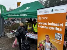 Zdjęcie przedstawia mieszkańców uczestniczących w Krajowym Treningu Rodzinnym.