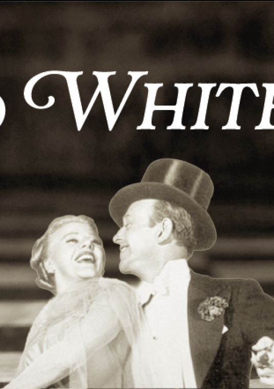 czarno-białe zdjęcie z napisem black and white oraz zdjęciem filmowej, tańczącej pary