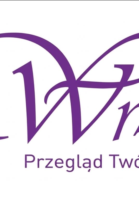 Logo z kaligrafowanym, fioletowym napisem „Wrzosowiska”, pod którym umieszczono fioletowy podtytuł „Przegląd Twórczości Artystycznej Seniorów” na białym tle.